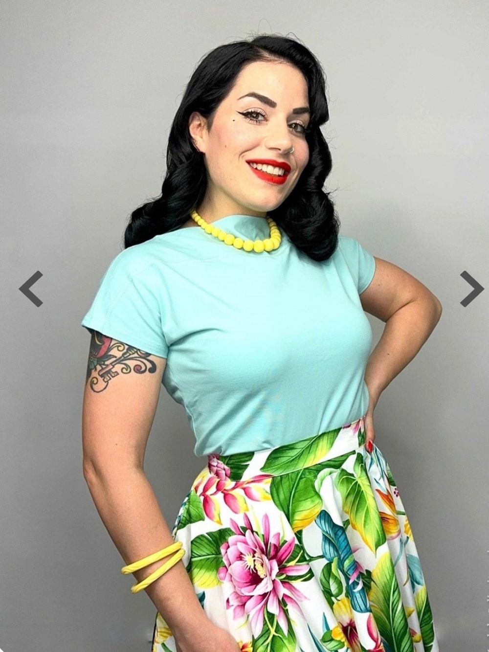 NWT Vivien of Holloway Women's Short Sleeve Tee in Aqua 1950s Style